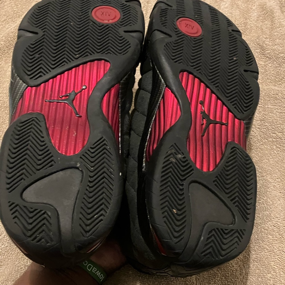 Jordan Men's Black and Red Sneakers - Picture 6 of 6